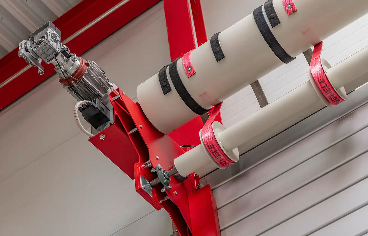 Detail des Antriebs eines LM LINE Rolltors von BUCHELE