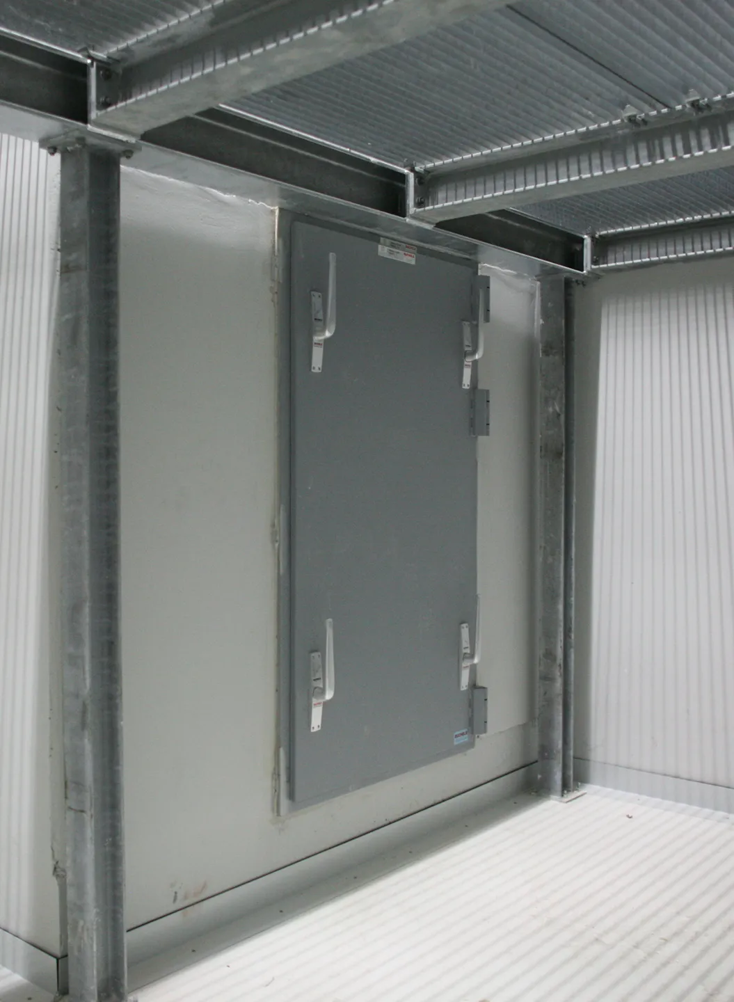 Gas-tight steel door by BUCHELE in an industrial plant with steel structure